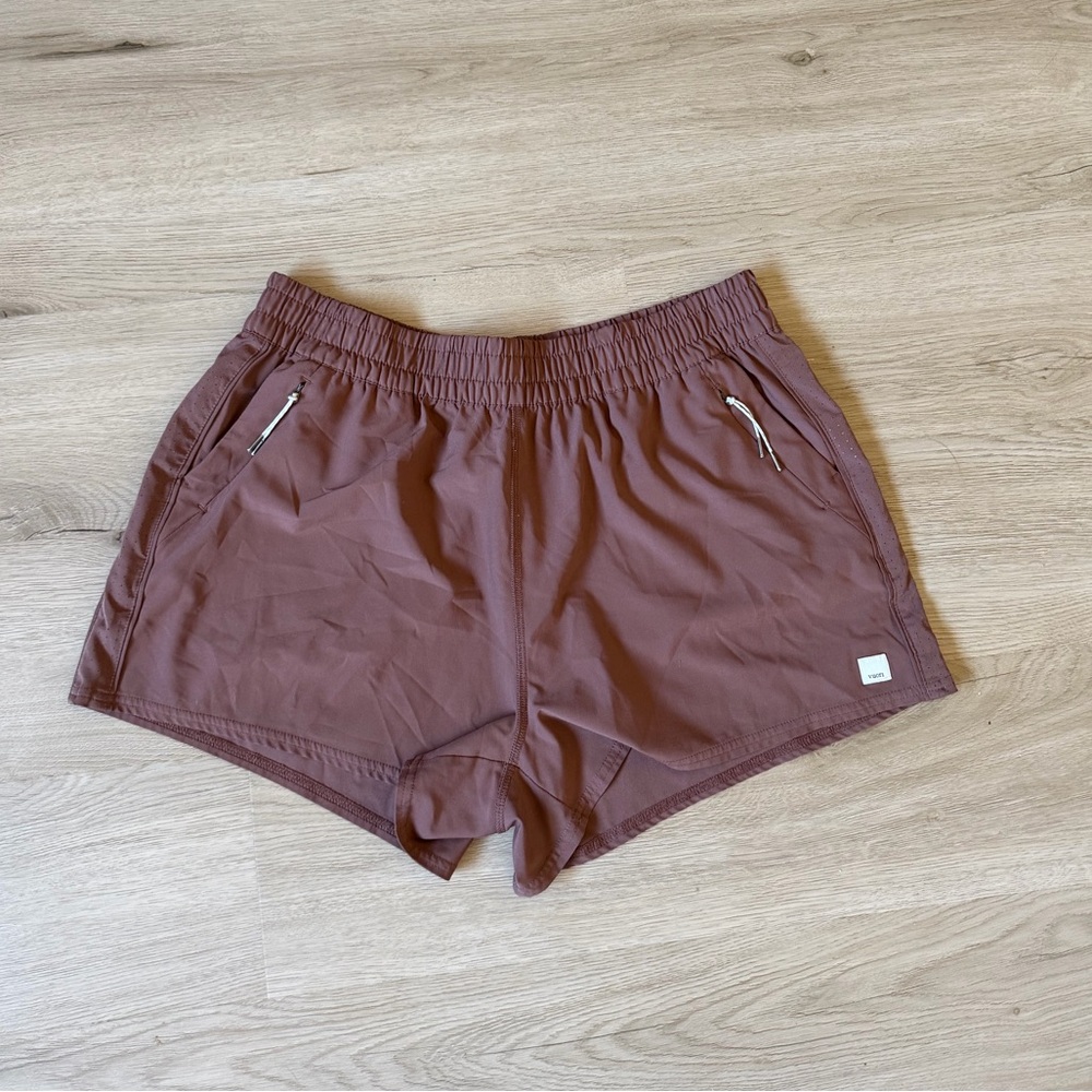Vuori dash shorts